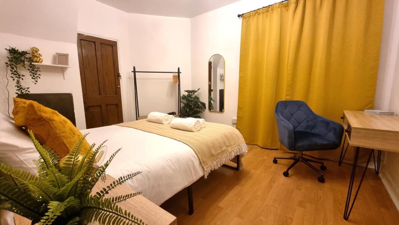 Апартаменти 3 Bed Flat O2 Arena Dyson House Лондон Екстер'єр фото