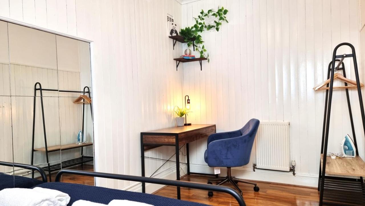 Апартаменти 3 Bed Flat O2 Arena Dyson House Лондон Екстер'єр фото